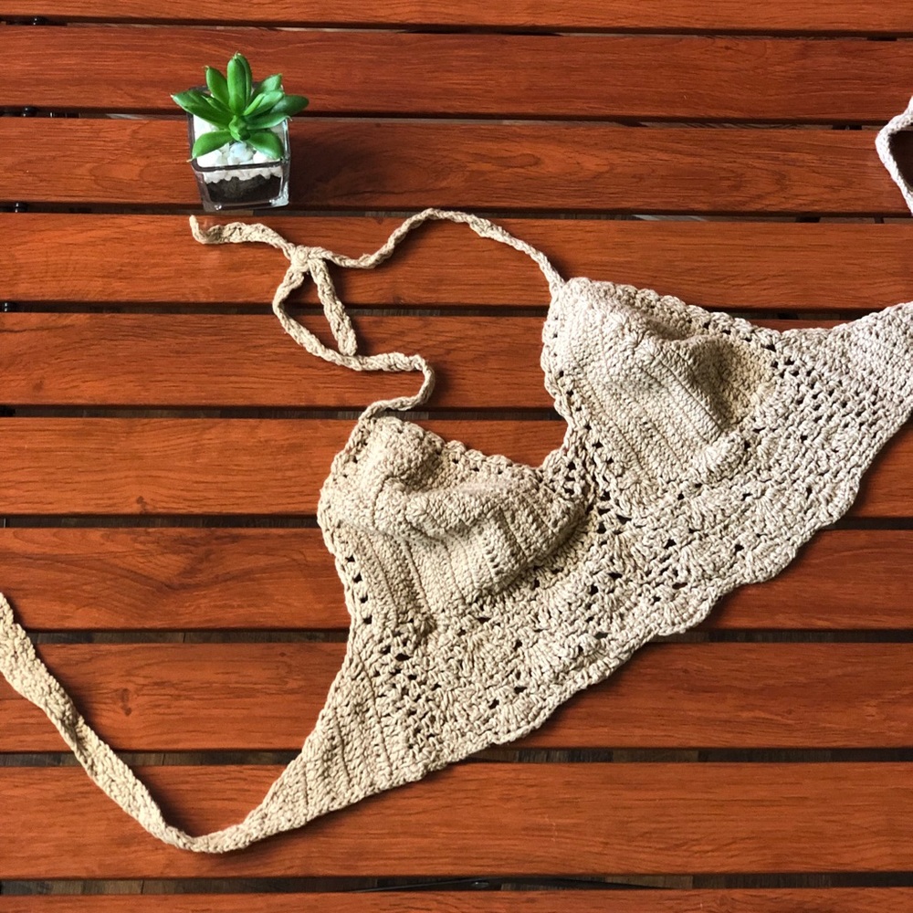 Beige crochet halter top XS